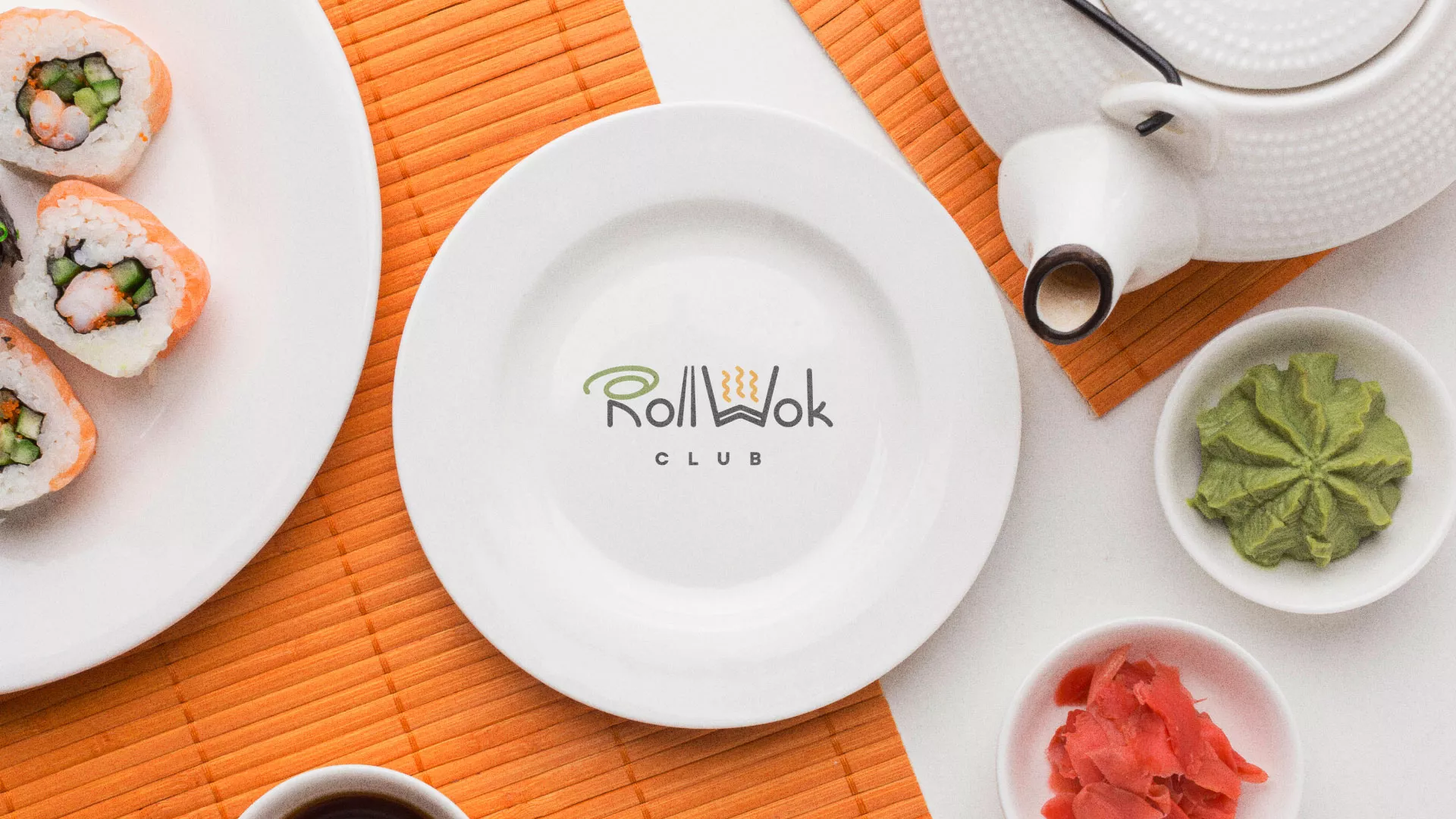 Разработка логотипа и фирменного стиля суши-бара «Roll Wok Club» в Великих Луках